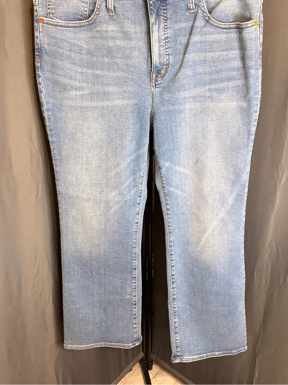 NWT Madewell Cali Demi Boot cut Light Wash Denim Jeans with Contrast Stitching